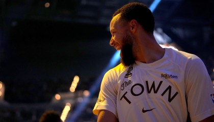 球鞋自由球员！麦迪：库里不需要依靠别的品牌 他自己就是品牌